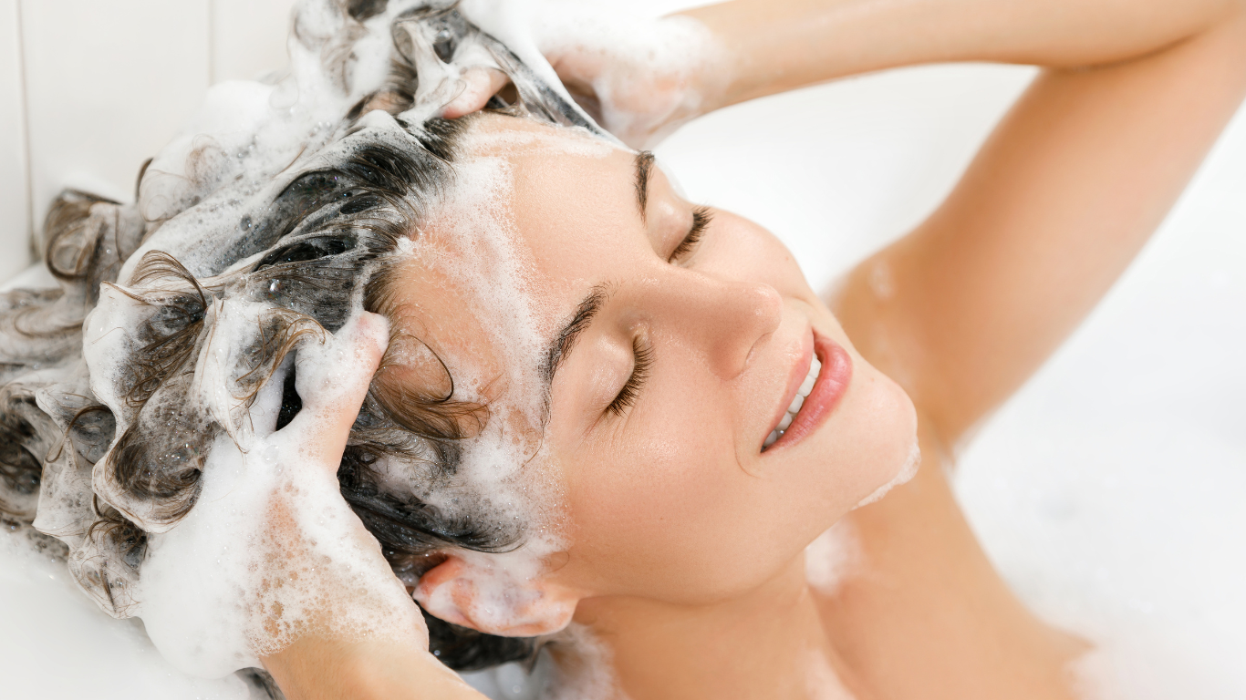 Read more about the article Mastering Shampoo: Ingredients, Selection, and Application