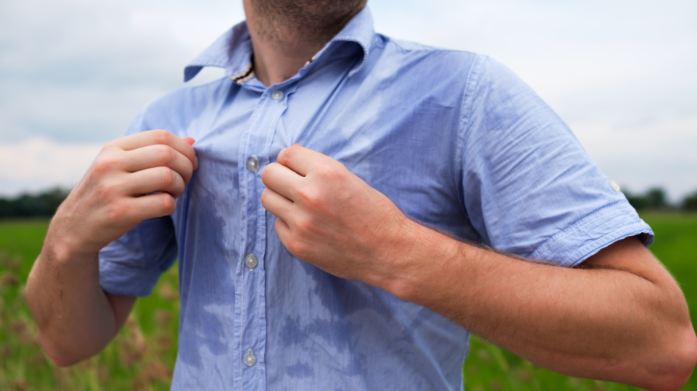 Read more about the article Stay Fresh This Summer: Natural Solutions for Heavy Sweating